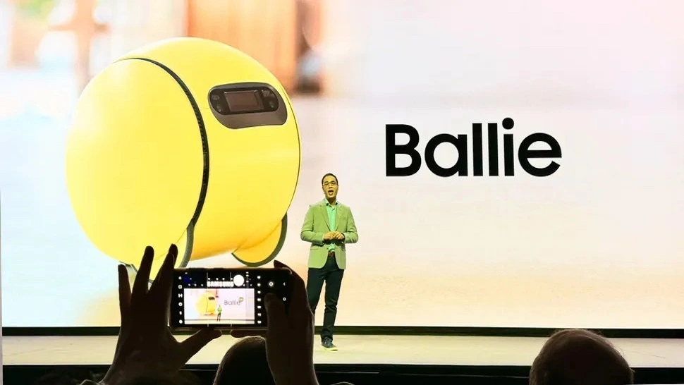 SAMSUNG'S BALLIE HOME ROBOT ai powered gadget